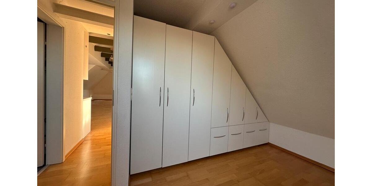 Dachgeschoßwohnung Jever - 3 Zimmer, 63 m&sup2;, 520&euro; | Angebot:26368157