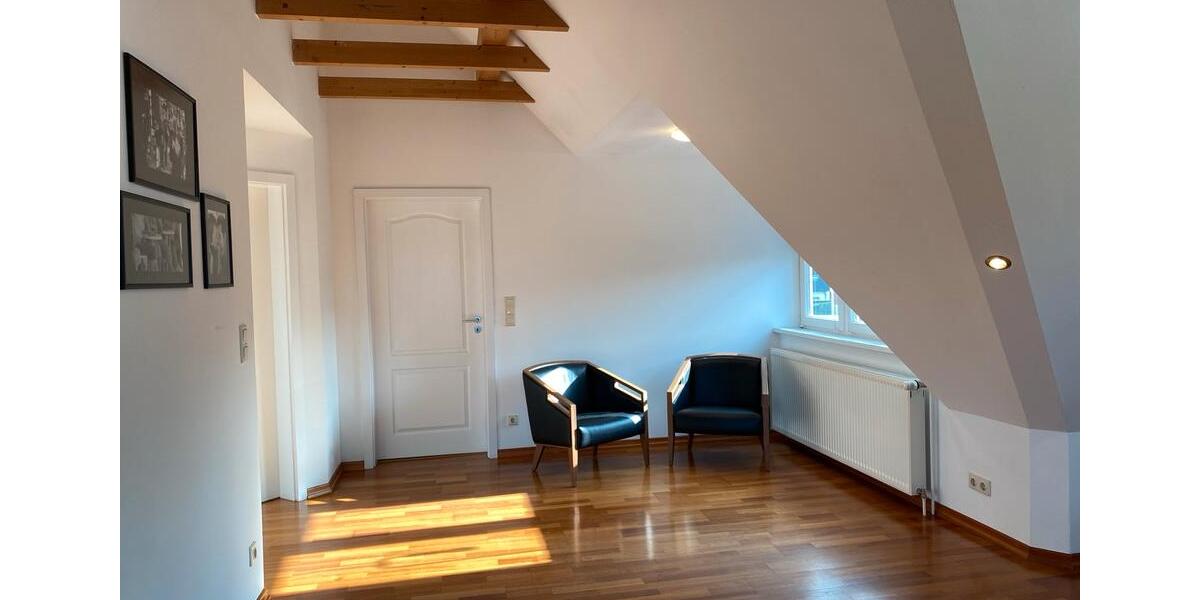 Dachgeschoßwohnung Ellerau - 3 Zimmer, 90 m&sup2;, 1.800&euro; | Angebot:25158226