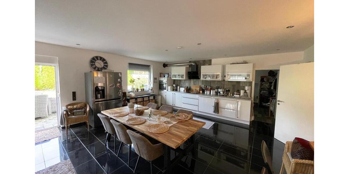 Bungalow Wegberg - 3 Zimmer, 120 m&sup2;, 1.280&euro; | Angebot:26254371