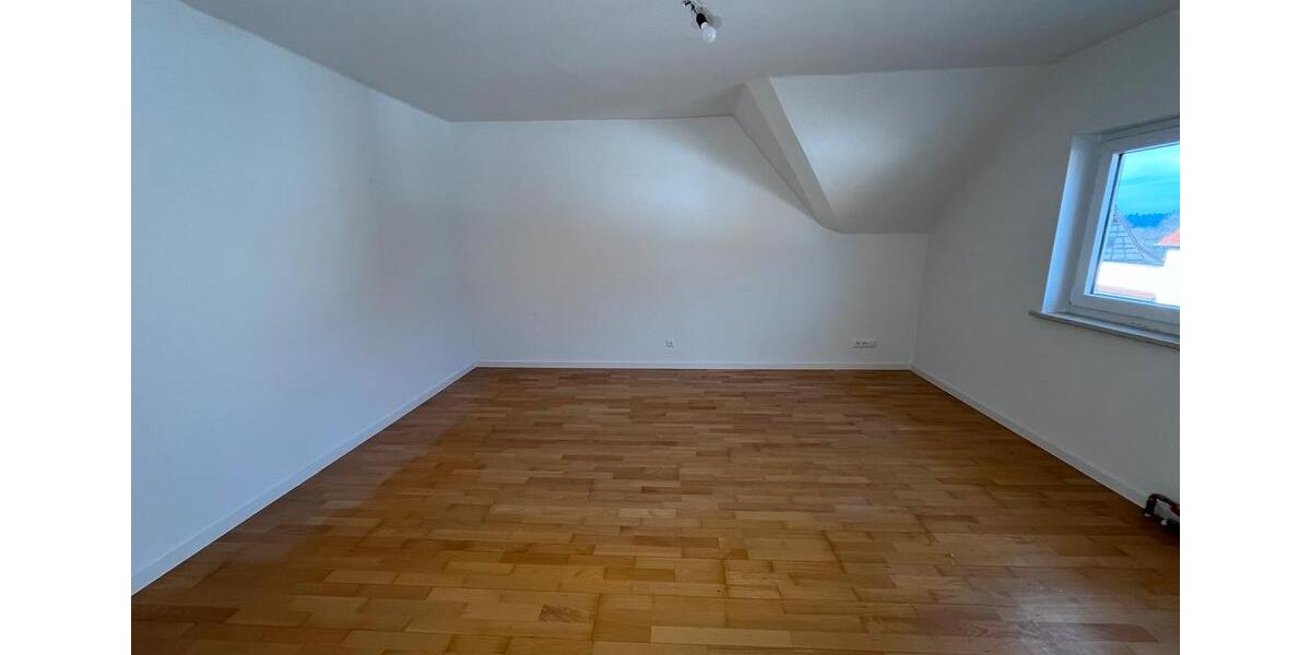 Dachgeschoßwohnung Rangendingen - 3 Zimmer, 79 m&sup2;, 890&euro; | Angebot:25982361