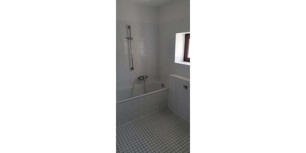 Etagenwohnung Mittweida - 3 Zimmer, 63 m&sup2;, 380&euro; | Angebot:25342774