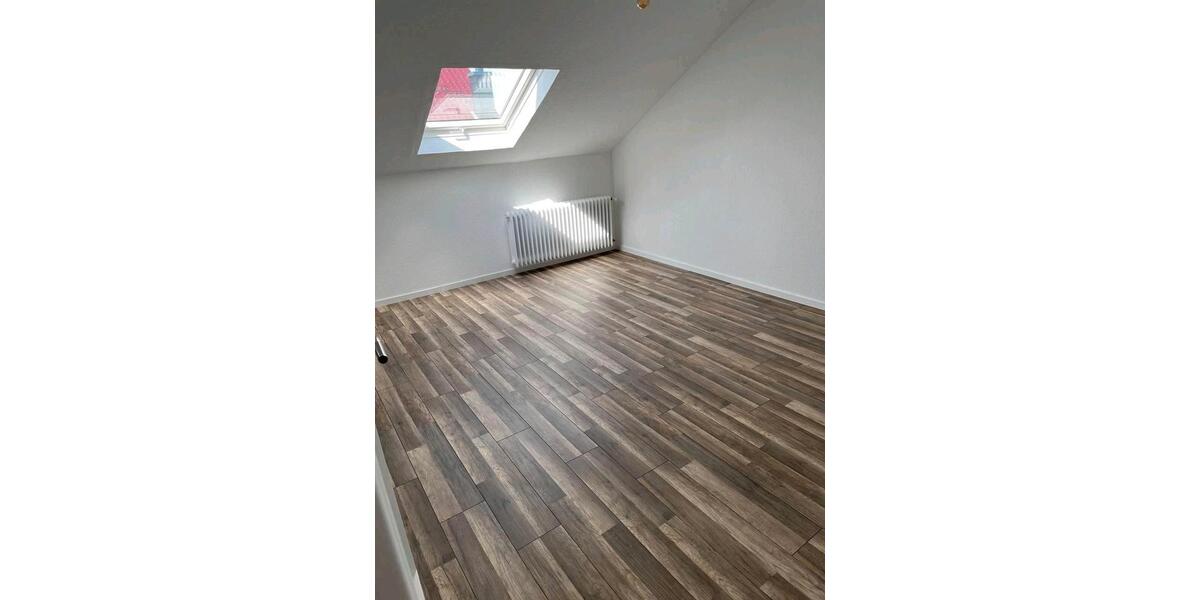 Dachgeschoßwohnung Wölfersheim - 3 Zimmer, 85 m&sup2;, 950&euro; | Angebot:26287929