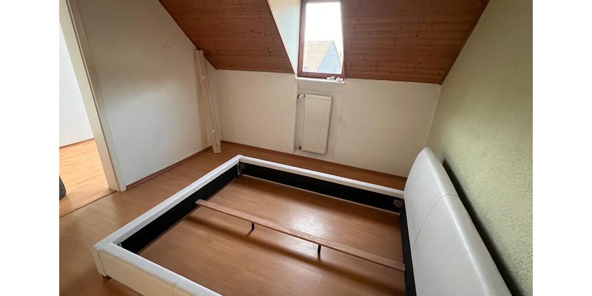 Dachgeschoßwohnung Solingen Wald - 3 Zimmer, 80 m&sup2;, 750&euro; | Angebot:25152087
