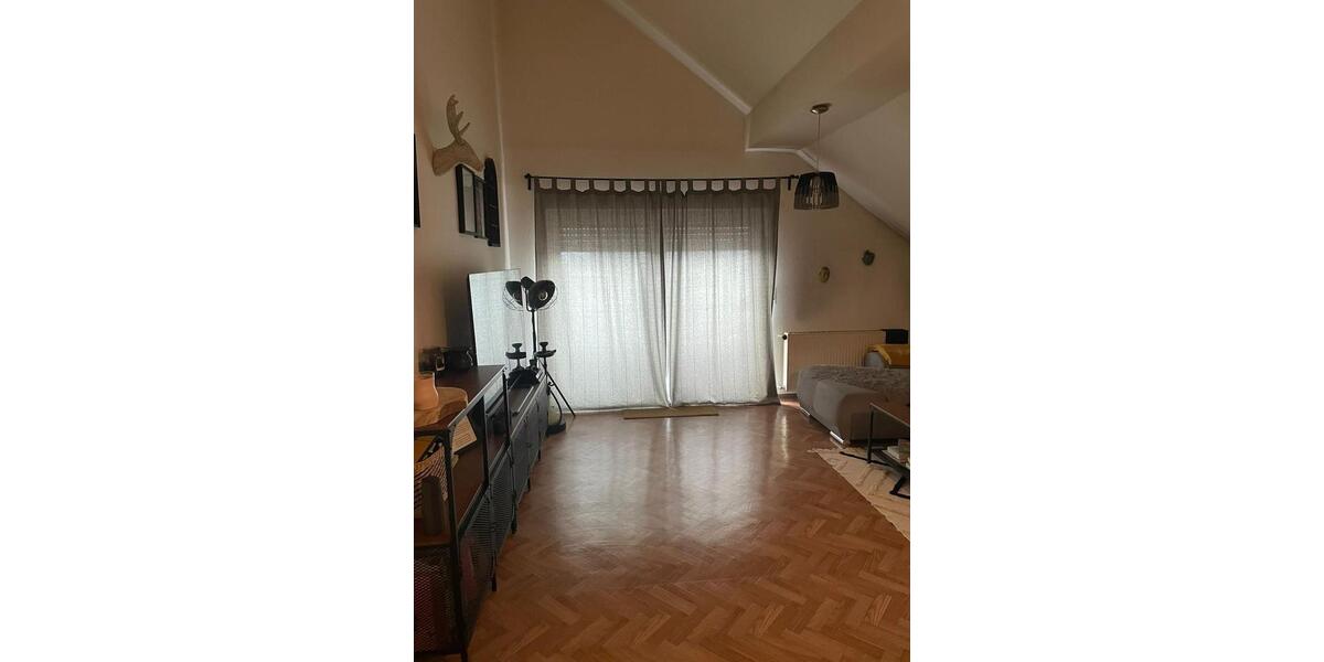 Dachgeschoßwohnung Eisenberg (Pfalz) - 2 Zimmer, 64 m&sup2;, 680&euro; | Angebot:26245717