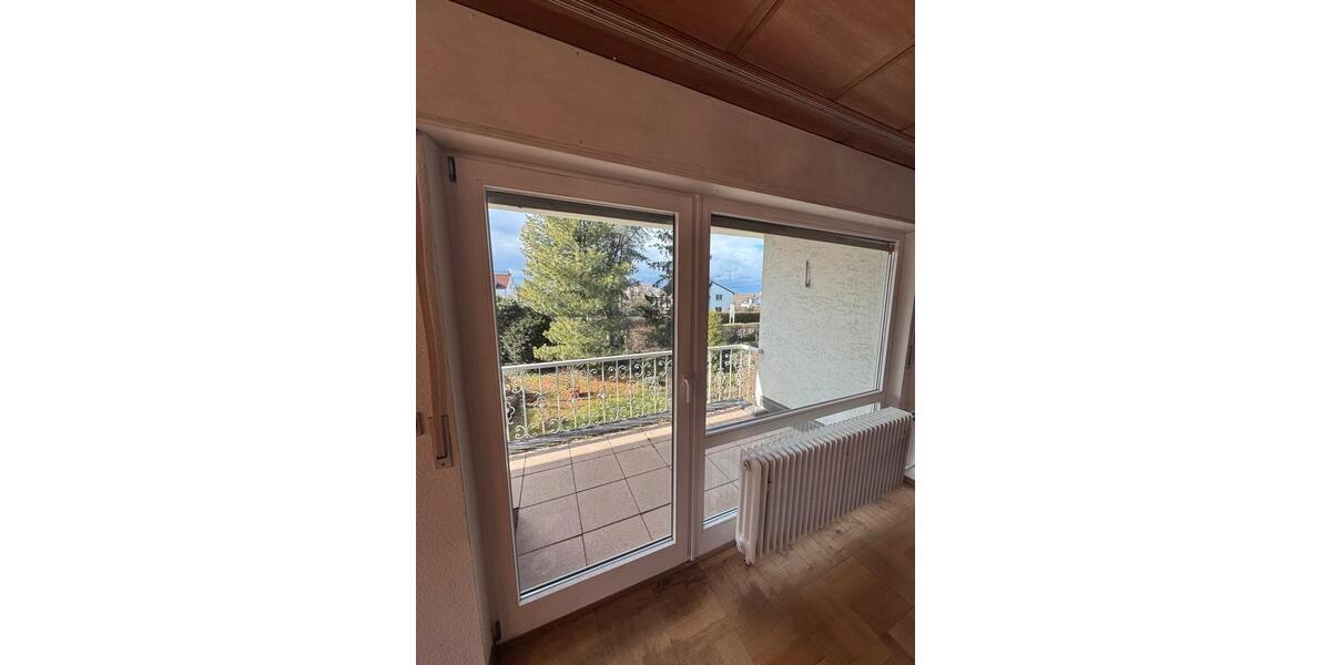 Etagenwohnung Markgröningen - 3 Zimmer, 80 m&sup2;, 1.000&euro; | Angebot:25376642