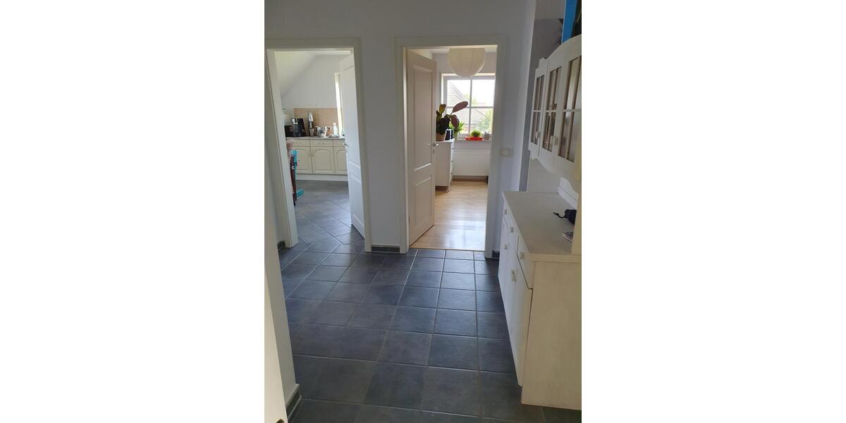 Dachgeschoßwohnung Haseldorf - 4 Zimmer, 115 m&sup2;, 1.035&euro; | Angebot:26050945