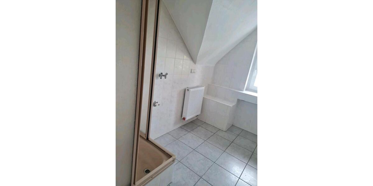 Dachgeschoßwohnung Niederfischbach - 3 Zimmer, 84 m&sup2;, 800&euro; | Angebot:24639748