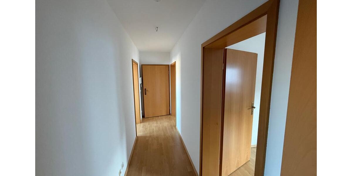 Superschöne, moderne DG-Wohnung mit Balkon und herrlichem Blick über Greiz 2 zimmer