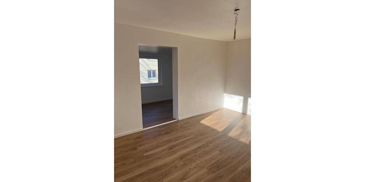 Etagenwohnung Frankfurt am Main Ost - 4 Zimmer, 90 m&sup2;, 1.800&euro; | Angebot:26429880