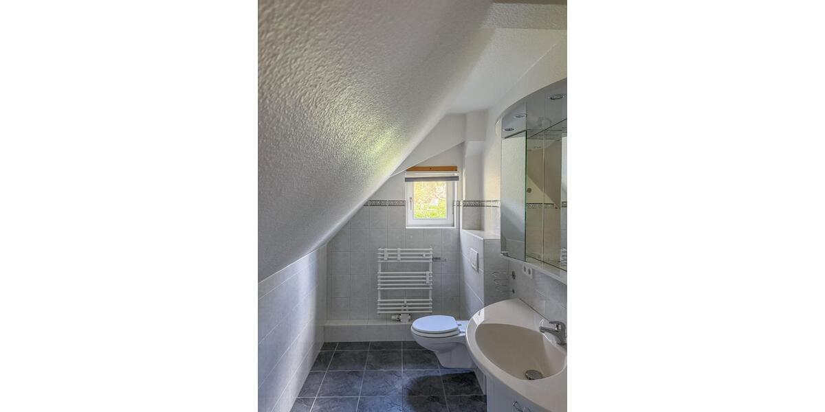 Dachgeschoßwohnung Flensburg - 2 Zimmer, 87 m&sup2;, 600&euro; | Angebot:26032905