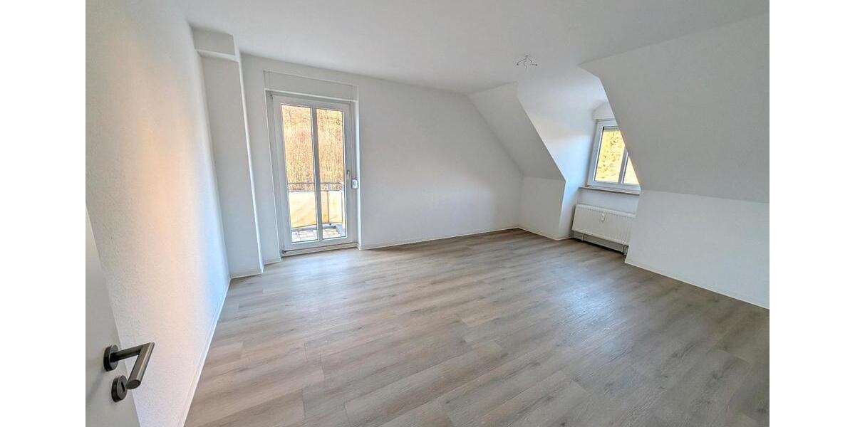 Dachgeschoßwohnung Thalheim/Erzgebirge Erzgebirge - 3 Zimmer, 92 m&sup2;, 530&euro; | Angebot:26657900