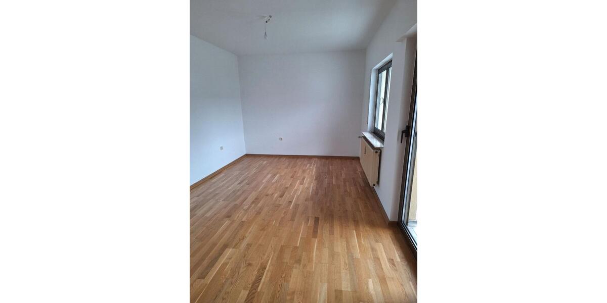 Etagenwohnung Solms - 3.5 Zimmer, 125 m&sup2;, 1.100&euro; | Angebot:26194633