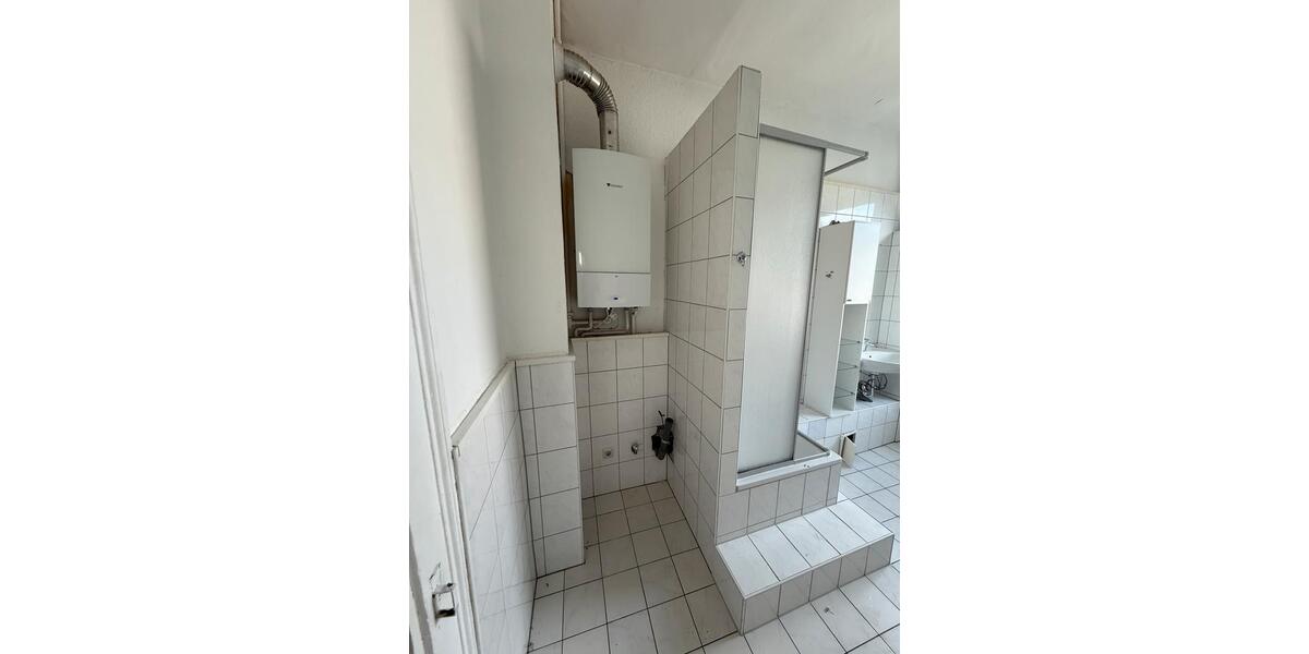 Etagenwohnung Wiesbaden - 4 Zimmer, 95 m&sup2;, 1.300&euro; | Angebot:24746302
