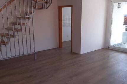 Helle und großzügige 5½-Zimmer-Maisonette Wohnung in zentraler Lage