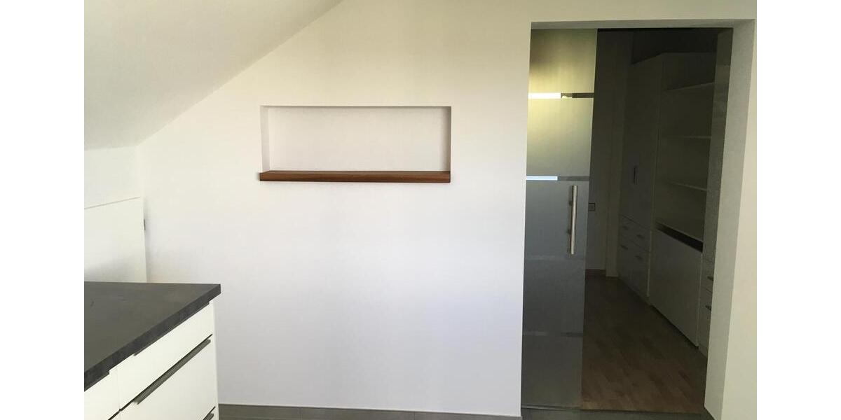 Dachgeschoßwohnung Schlier - 2.5 Zimmer, 72 m&sup2;, 800&euro; | Angebot:24600174