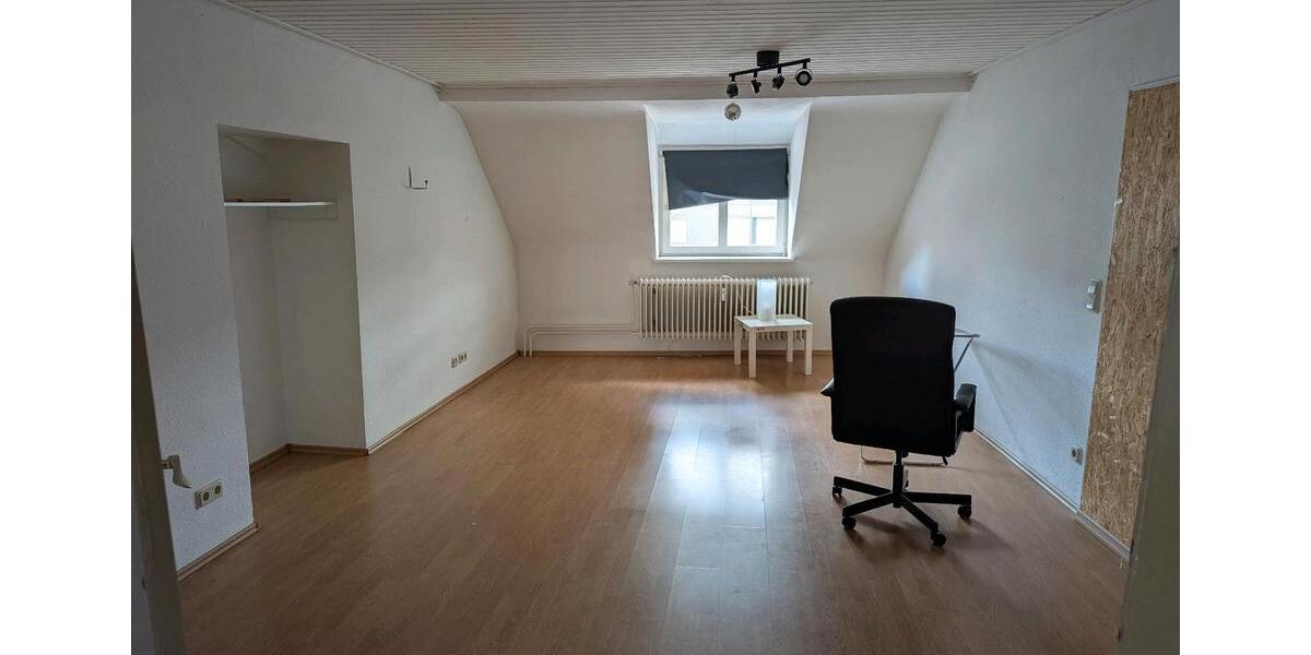 Etagenwohnung Saarbrücken - 3 Zimmer, 120 m&sup2;, 910&euro; | Angebot:25236911