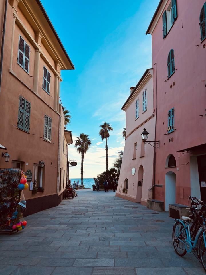 FerienWohnung in Civezza Ligurien im Olivenhain
