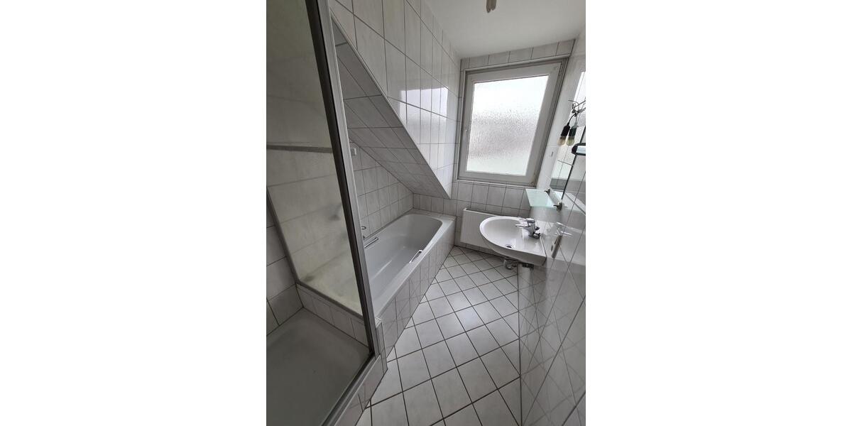 Renovierte Wohnung mit Balkon 5 zimmer