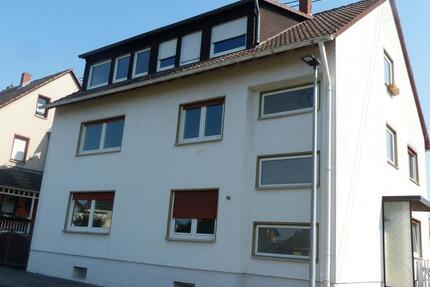 Helle, modernisierte 3-Zimmer Wohnung im DG mit Garage 3 zimmer