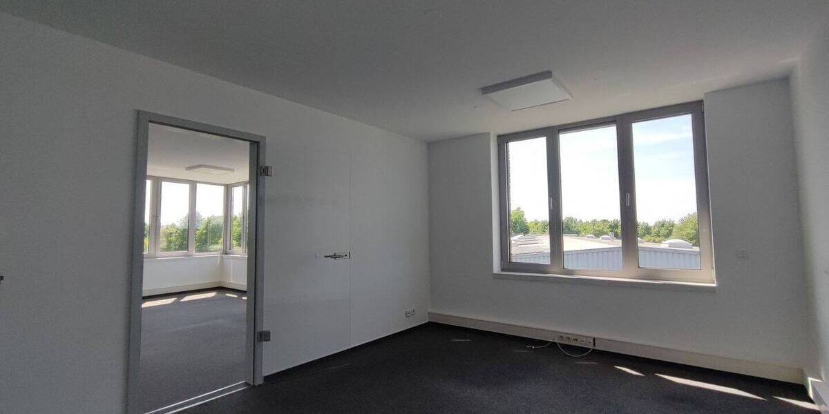 Gewerbeobjekt Kiel Wellsee - 3 Zimmer, 105 m&sup2;, 1.050&euro; | Angebot:26190940