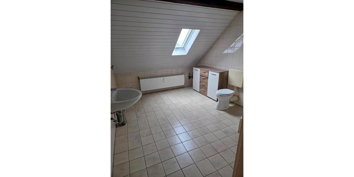 Dachgeschoßwohnung Weeze - 1 Zimmer, 65 m&sup2;, 950&euro; | Angebot:26413936