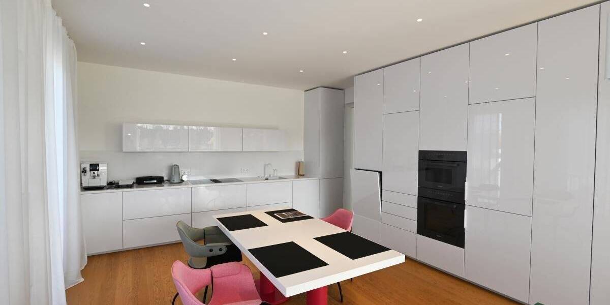 Etagenwohnung Ludwigsburg Ost - 4 Zimmer, 196 m&sup2;, 2.350&euro; | Angebot:23637196