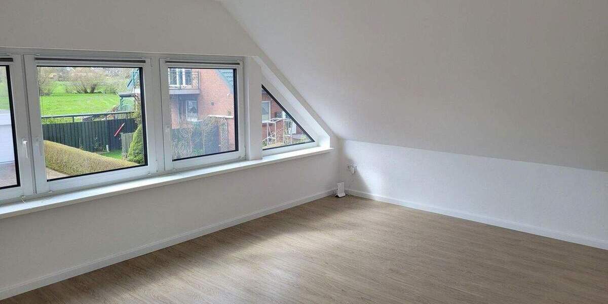 Etagenwohnung Bosau Hutzfeld - 3 Zimmer, 100 m&sup2;, 890&euro; | Angebot:24656807