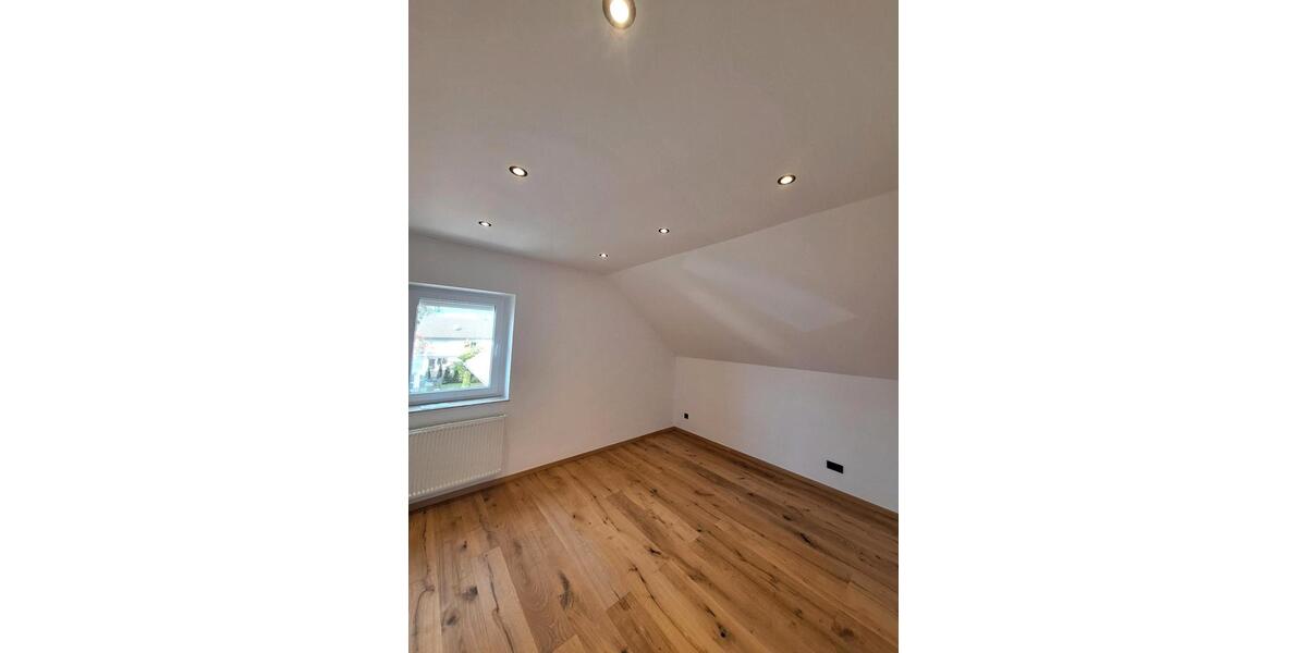 Dachgeschoßwohnung Straubing - 2.5 Zimmer, 66 m&sup2;, 950&euro; | Angebot:25901723