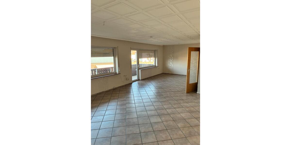 Etagenwohnung Bebra - 2 Zimmer, 89 m&sup2;, 650&euro; | Angebot:25932476