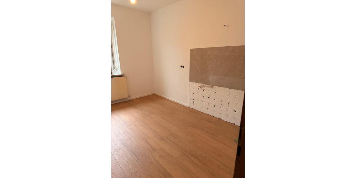 Etagenwohnung Naila - 4 Zimmer, 90 m&sup2;, 600&euro; | Angebot:25639240