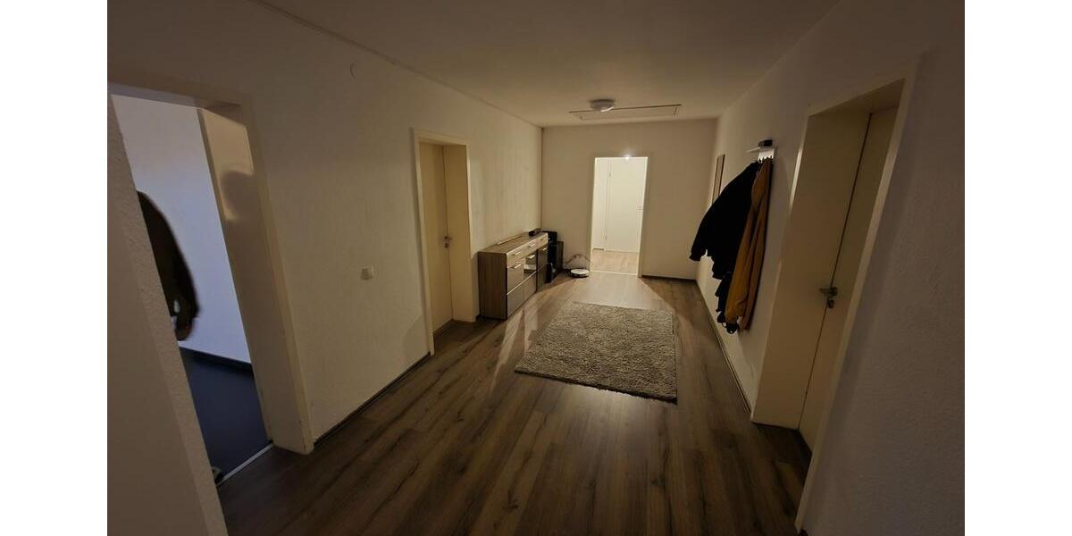 Dachgeschoßwohnung Papenburg - 5 Zimmer, 800&euro; | Angebot:23646117