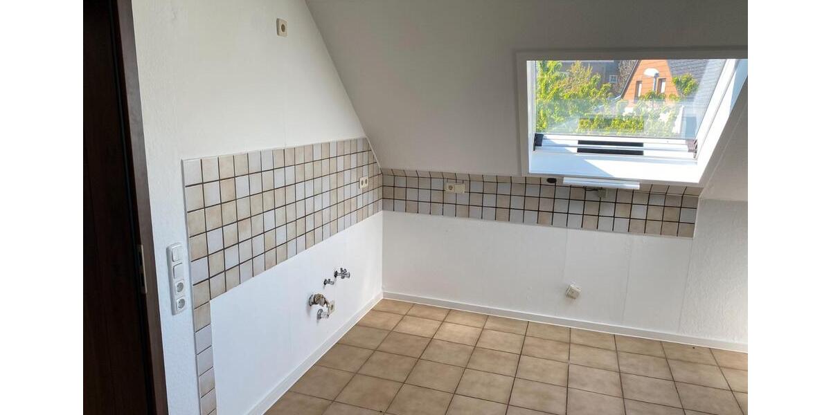 Dachgeschoßwohnung Nauort - 3.5 Zimmer, 70 m&sup2;, 595&euro; | Angebot:26627079