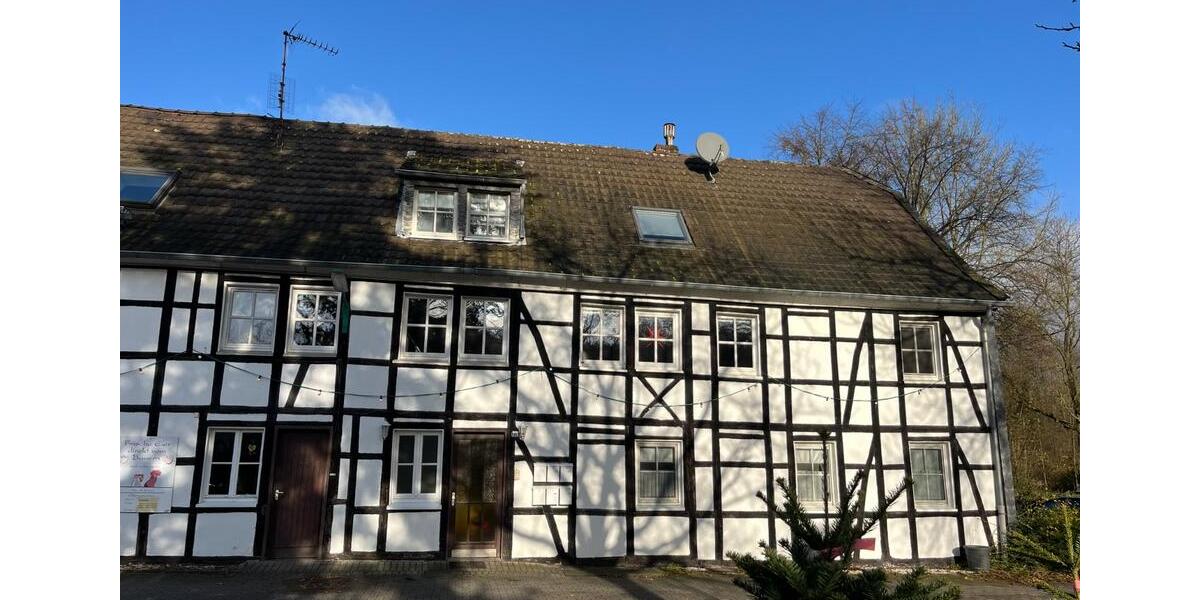 ** Gemütliche 3 Zimmer-Altbauwohnung mit Charme in BGL Schildgen** 3 zimmer