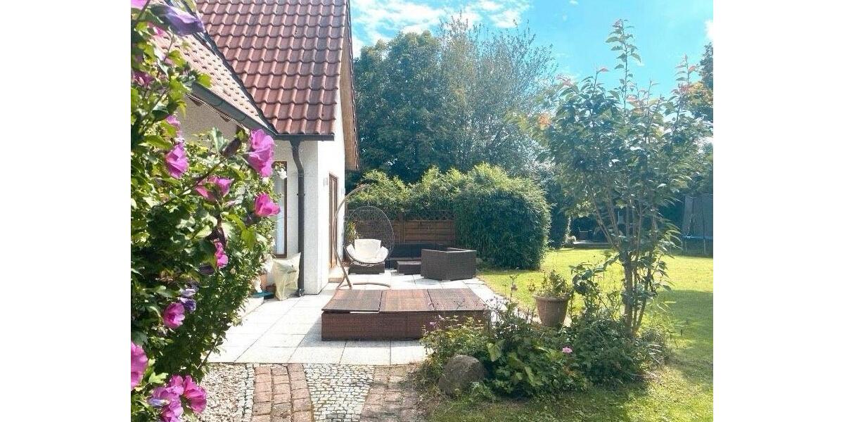 Einfamilienhaus Eutin - 5 Zimmer, 150 m&sup2;, 2.200&euro; | Angebot:26690548