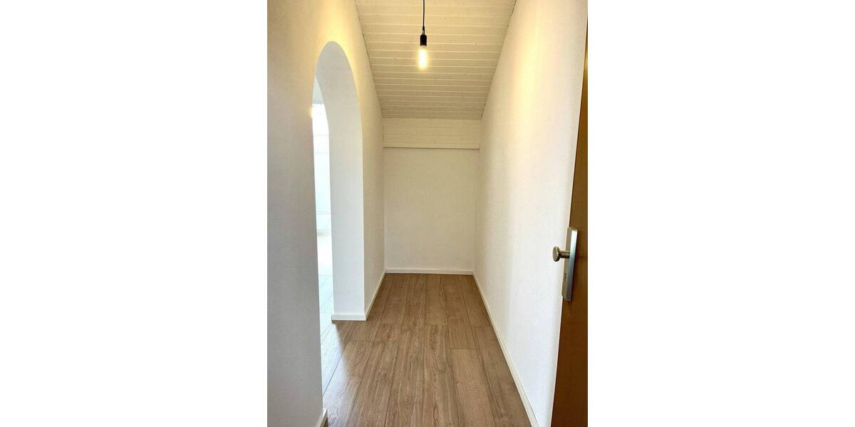 Etagenwohnung Bergen - 1 Zimmer, 64 m&sup2;, 890&euro; | Angebot:26743278