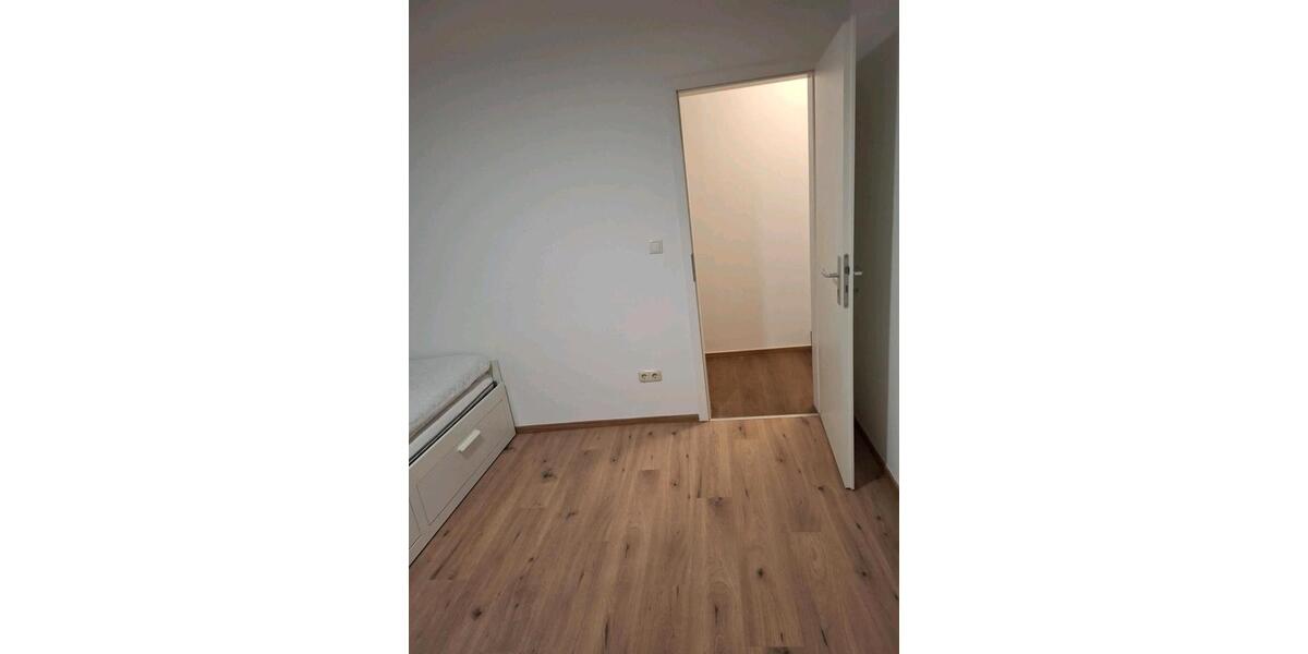 Wohnen auf Zeit Biebertal - 9 Zimmer, 15 m&sup2;, 399&euro; | Angebot:26120215