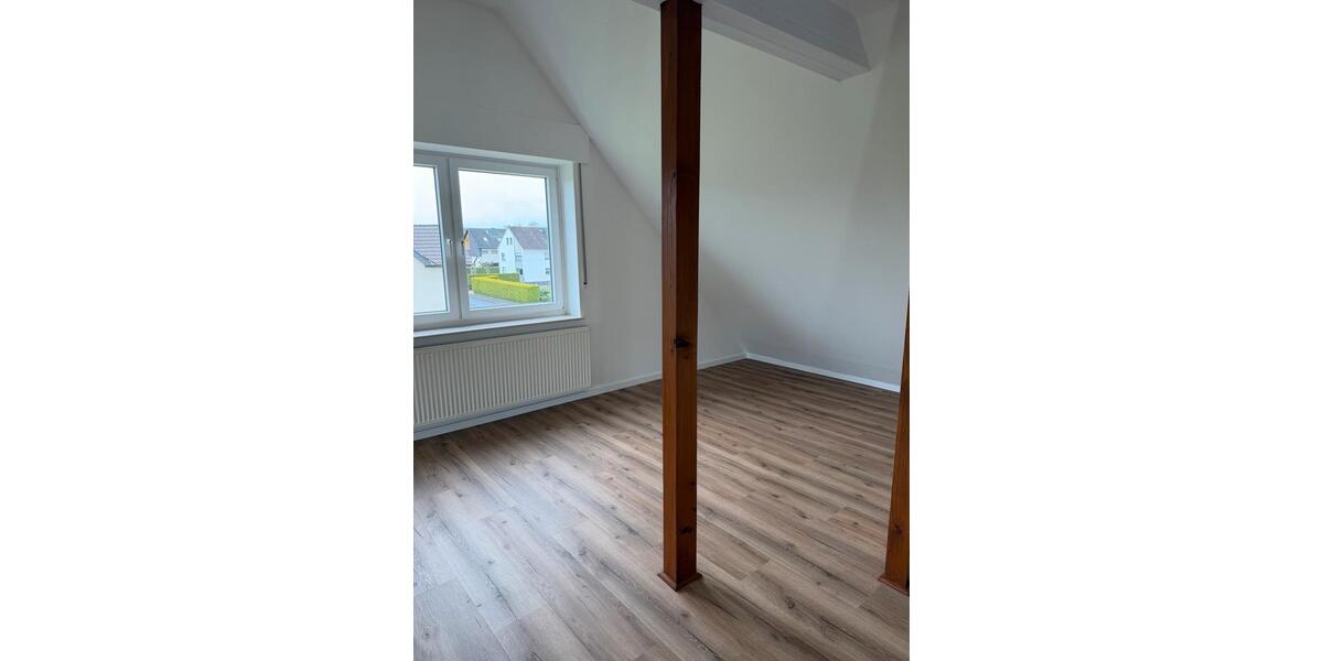 Dachgeschoßwohnung Oerlinghausen - 3 Zimmer, 59 m&sup2;, 500&euro; | Angebot:25874660