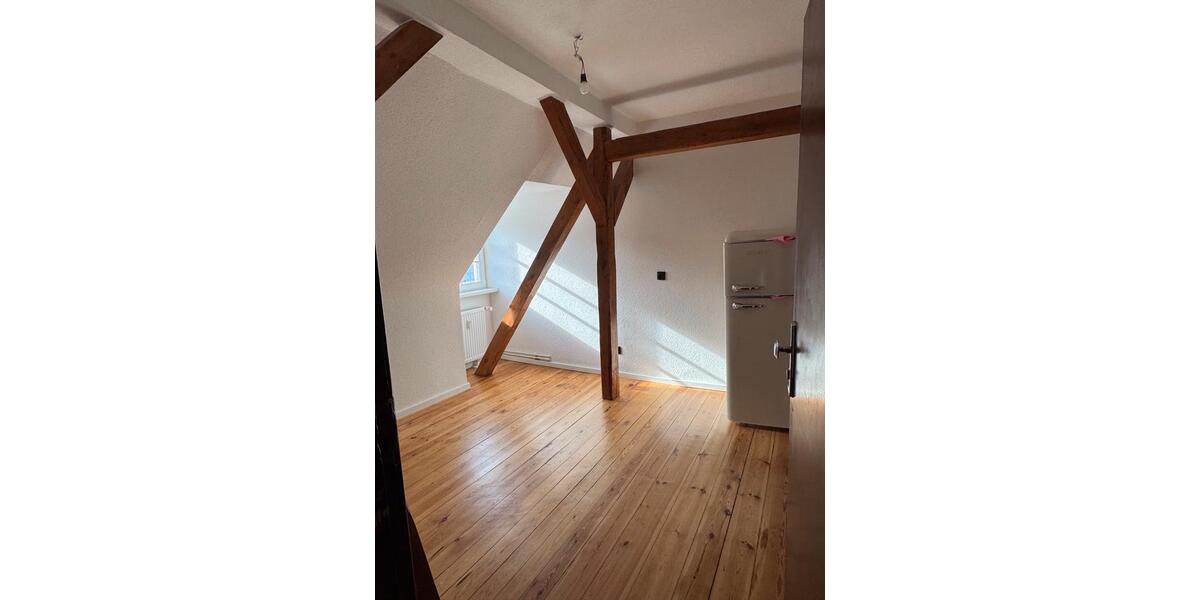 Dachgeschoßwohnung Wesenberg - 2 Zimmer, 49 m&sup2;, 320&euro; | Angebot:25821802