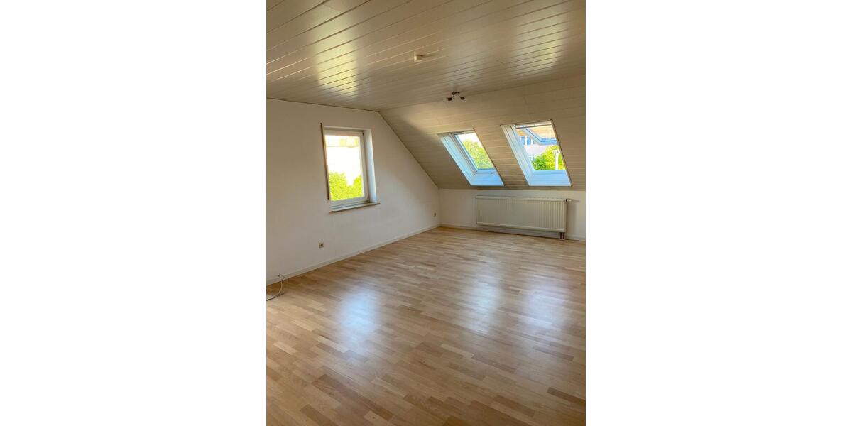 Dachgeschoßwohnung Aalen Unterkochen - 3 Zimmer, 78 m&sup2;, 950&euro; | Angebot:26153657