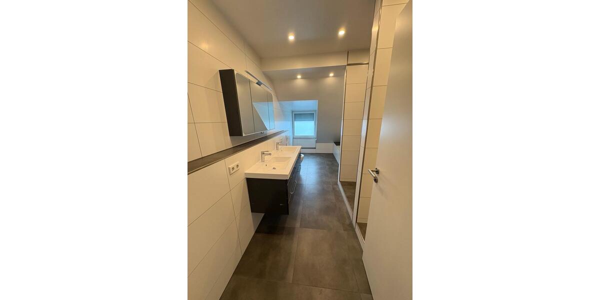 Dachgeschoßwohnung Nürnberg Kleinweidenmühle - 3.5 Zimmer, 115 m&sup2;, 1.650&euro; | Angebot:24386397