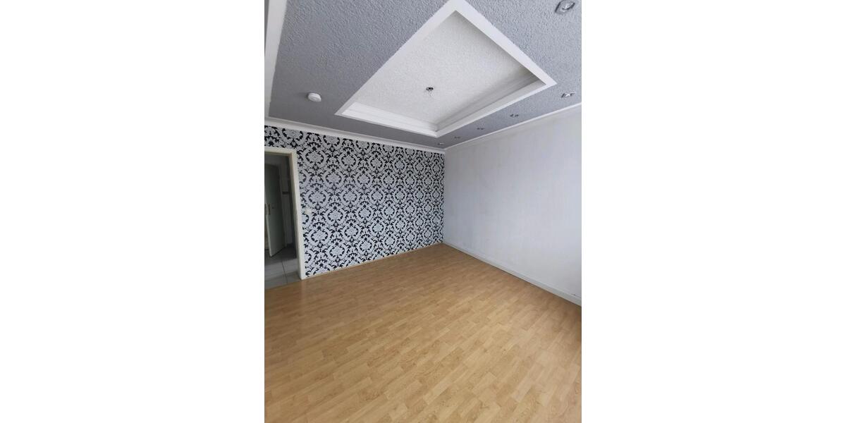 Biete 2 Raum Dachgeschosswohnung an 2 zimmer