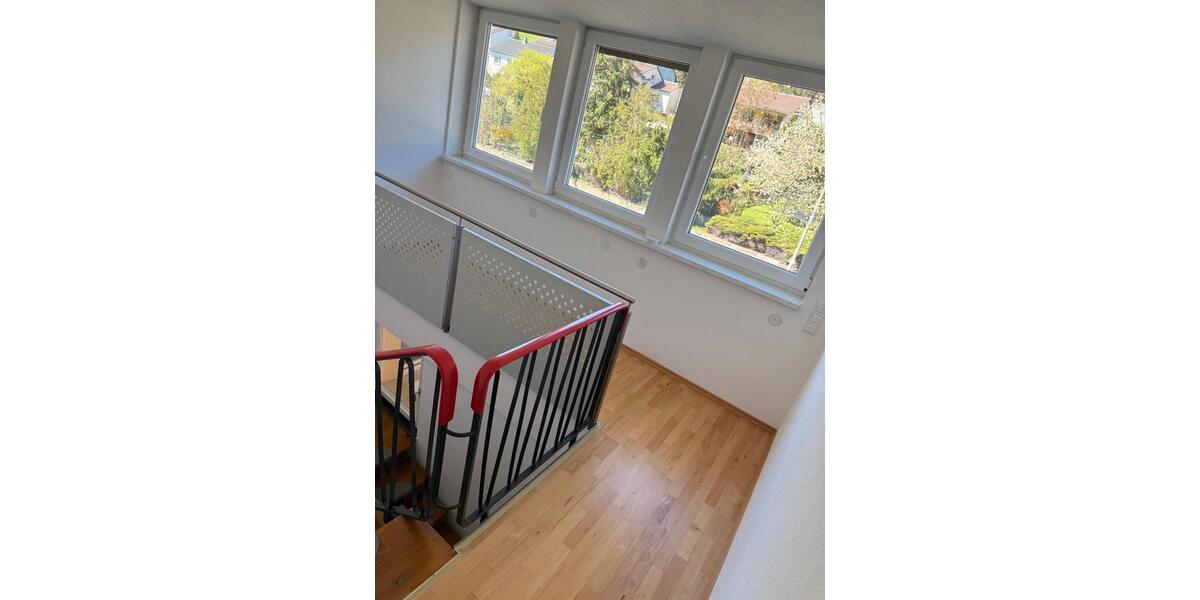 Dachgeschoßwohnung Knittlingen - 3 Zimmer, 96 m&sup2;, 850&euro; | Angebot:26073135