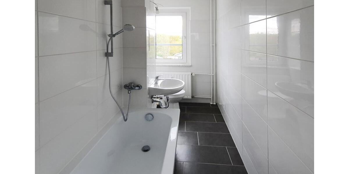 Etagenwohnung Neubrandenburg Carlshöhe - 5 Zimmer, 78 m&sup2;, 534&euro; | Angebot:25750669