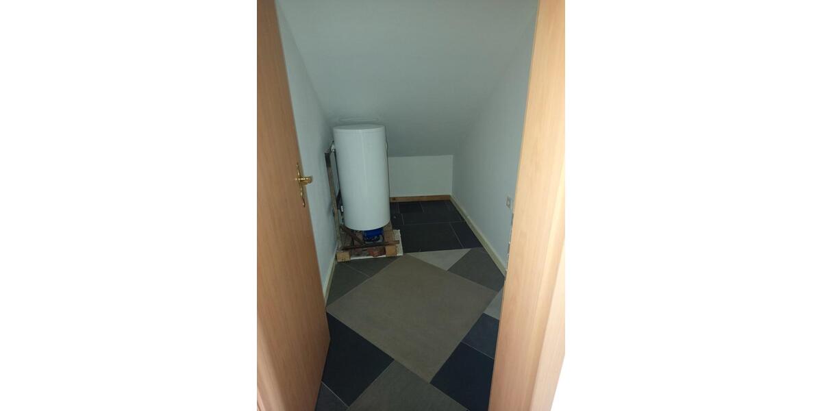 Dachgeschoßwohnung Uehlfeld - 3.5 Zimmer, 75 m&sup2;, 550&euro; | Angebot:26539982