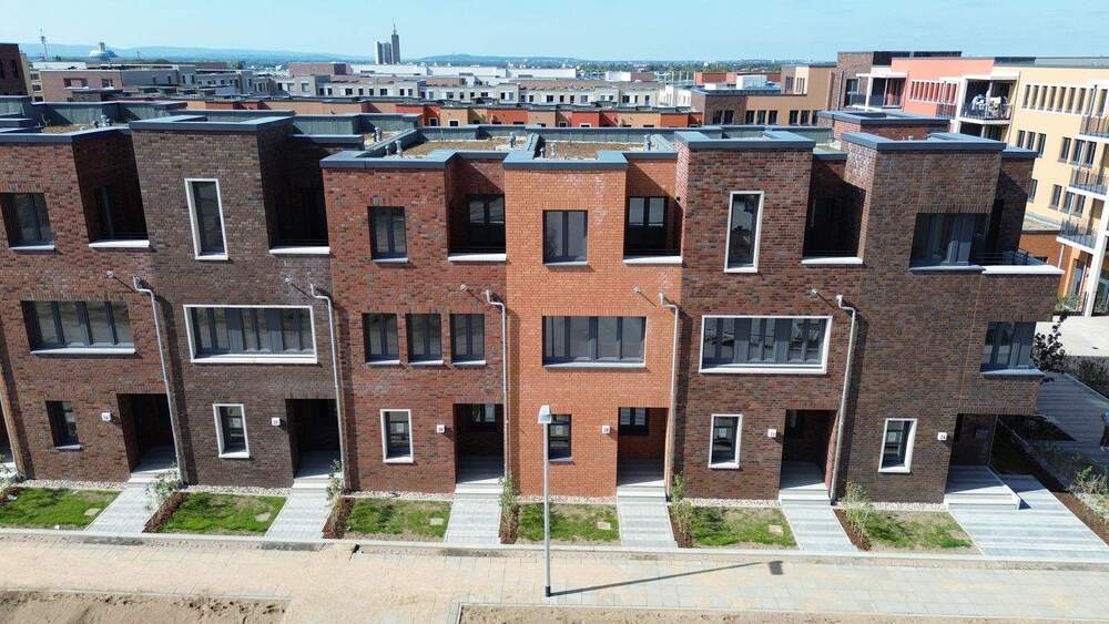 Mehrfamilienhaus, Wohnhaus Hannover Bemerode - 5 Zimmer, 153 m&sup2;, 2.070&euro; | Angebot:25195882