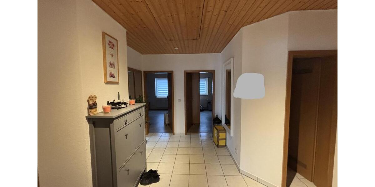 Dachgeschoßwohnung Hargesheim - 3 Zimmer, 90 m&sup2;, 950&euro; | Angebot:24651704