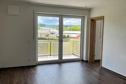 Sehr schöne, lichtdurchflutete, helle 3 Zimmer Wohnung