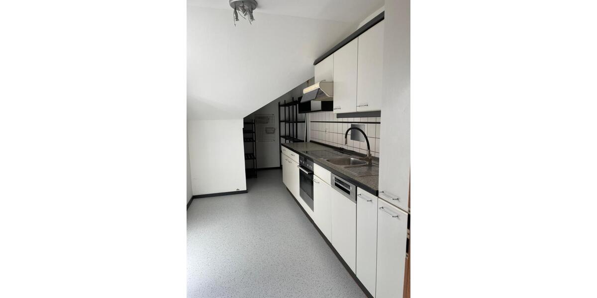 Dachgeschoßwohnung Simbach am Inn - 3 Zimmer, 95 m&sup2;, 750&euro; | Angebot:26089182