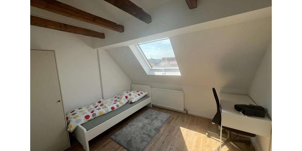 Möbliertes WG-Zimmer zentral in der Altstadt 1 zimmer