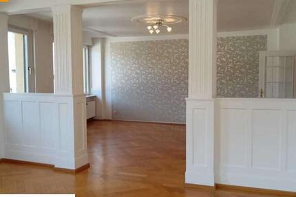 Große Altbauwohnung in der Stadtmitte von Kaiserslautern zimmer